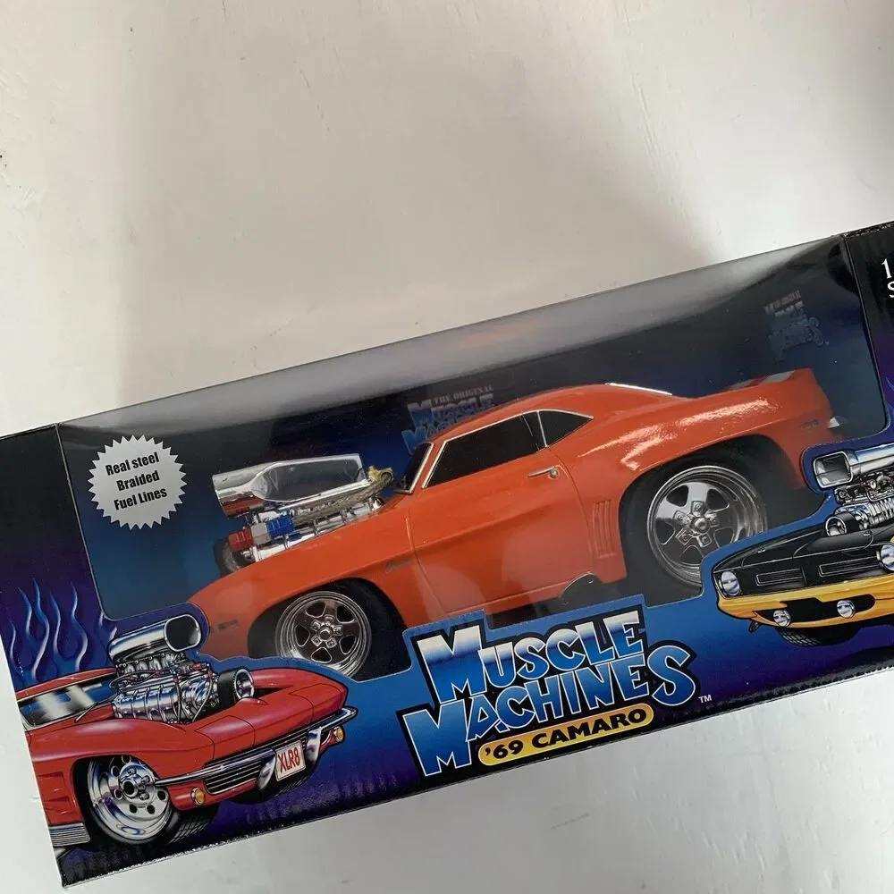 VTG 2000 Muscle Machines 1969 Chevrolet Camaro Z28 1:18 Scale Diecast Car Metal